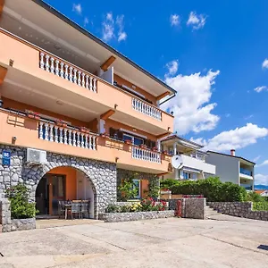https://apartment-rose-cizici.primorje-gorskikotar.com